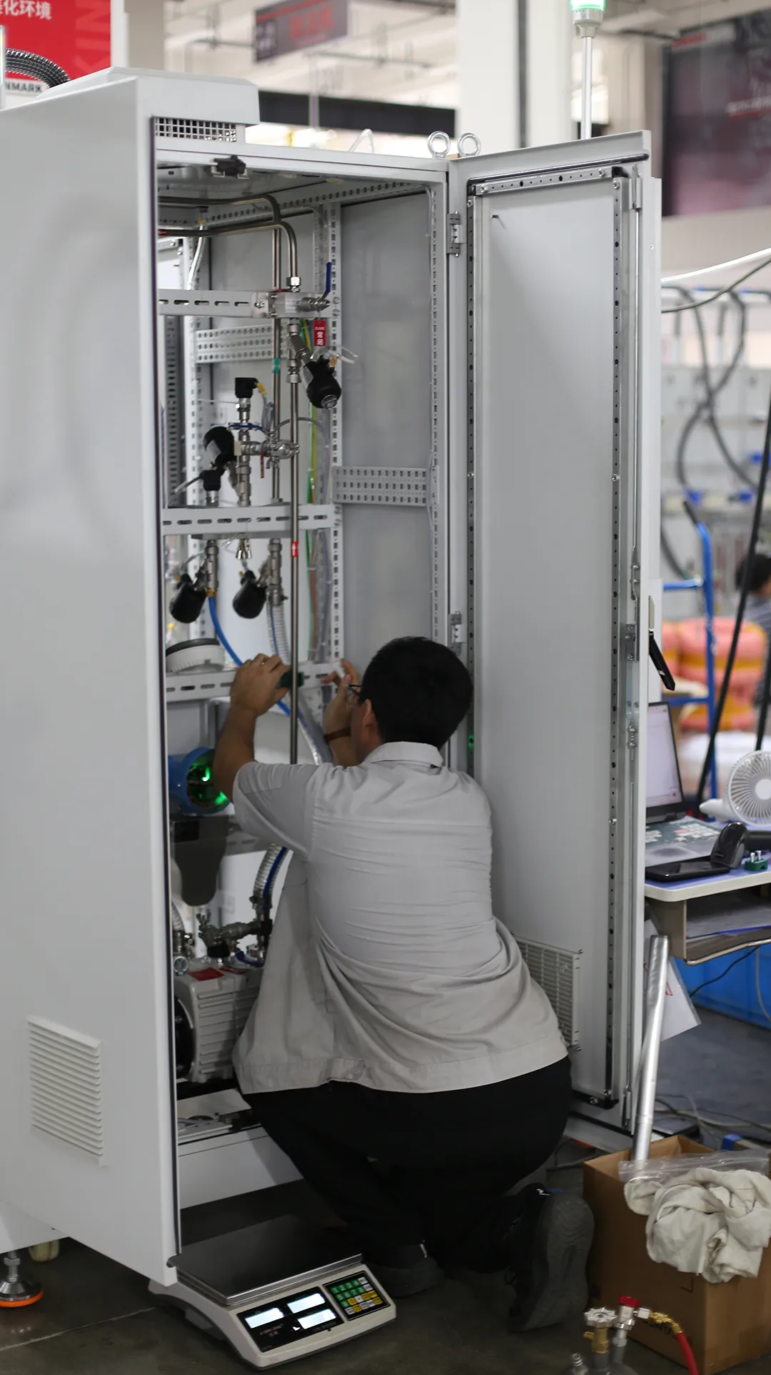 Antifreeze Vacuum Filling Machine 